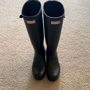 Black hunter boots